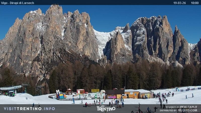 Archiv Foto Webcam Val di Fassa - Dirupi di Larséc