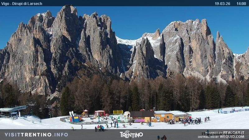 Archiv Foto Webcam Val di Fassa - Dirupi di Larséc