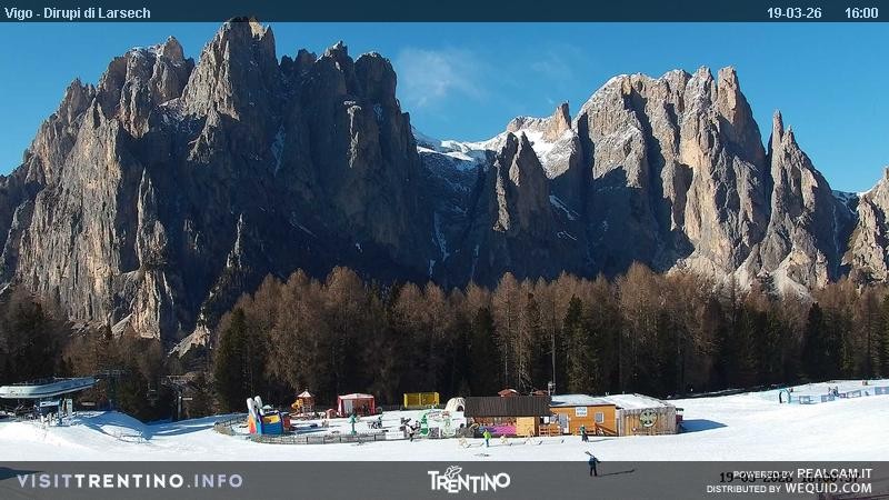 Archiv Foto Webcam Val di Fassa - Dirupi di Larséc