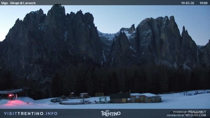 Archiv Foto Webcam Val di Fassa - Dirupi di Larséc