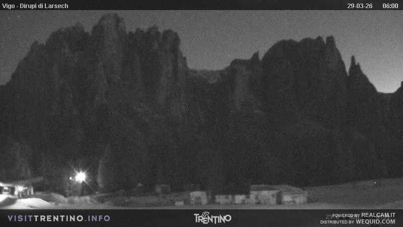 Archiv Foto Webcam Val di Fassa - Dirupi di Larséc