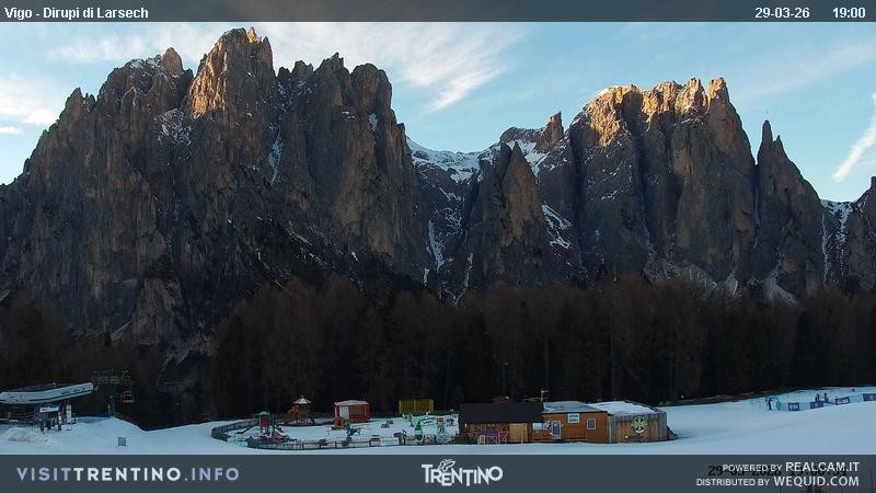 Archiv Foto Webcam Val di Fassa - Dirupi di Larséc