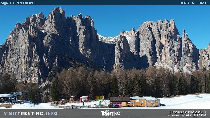 Archiv Foto Webcam Val di Fassa - Dirupi di Larséc