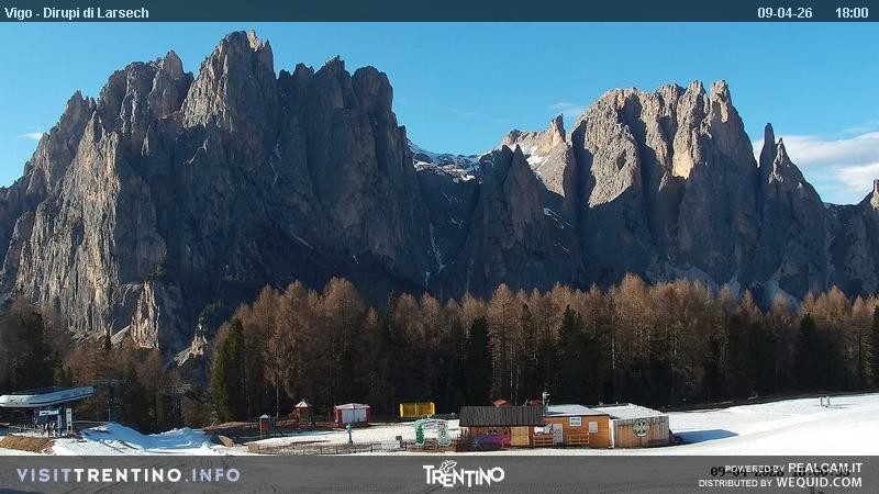 Archiv Foto Webcam Val di Fassa - Dirupi di Larséc