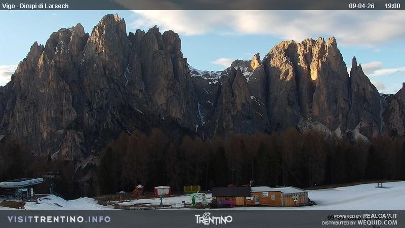 Archiv Foto Webcam Val di Fassa - Dirupi di Larséc