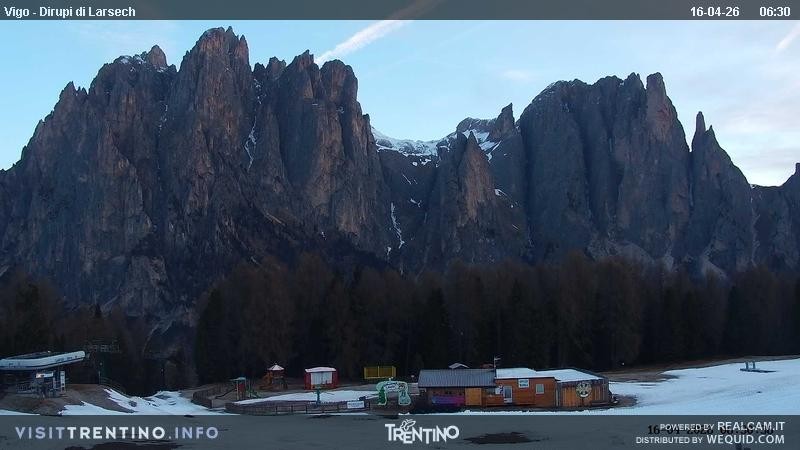 Archiv Foto Webcam Val di Fassa - Dirupi di Larséc
