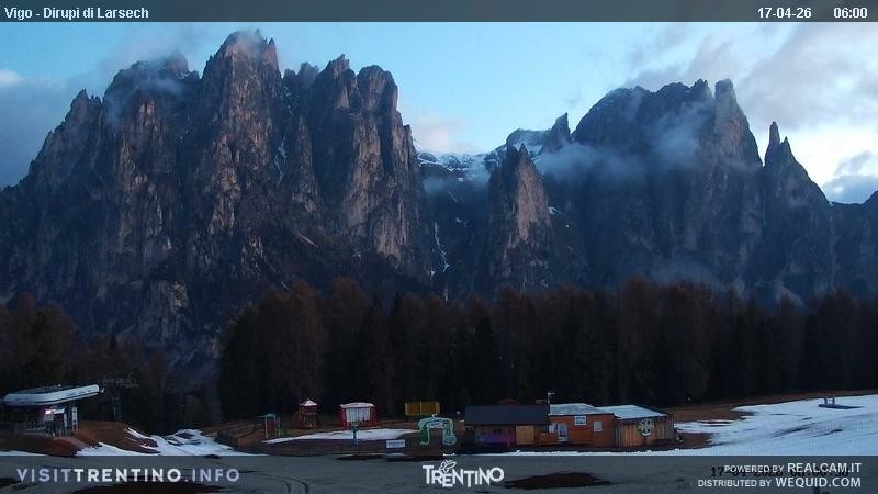 Archiv Foto Webcam Val di Fassa - Dirupi di Larséc