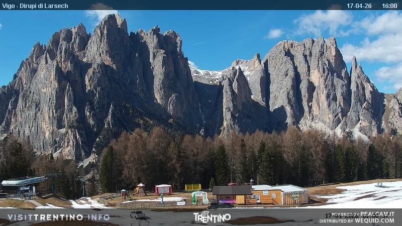 Archiv Foto Webcam Val di Fassa - Dirupi di Larséc