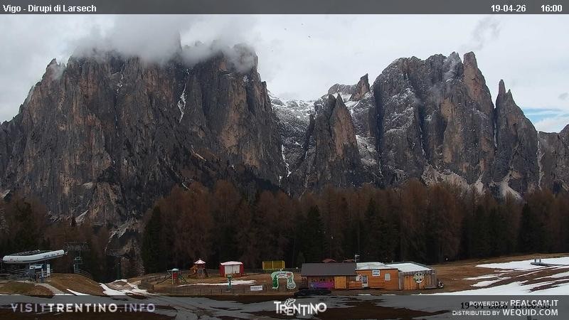 Archiv Foto Webcam Val di Fassa - Dirupi di Larséc