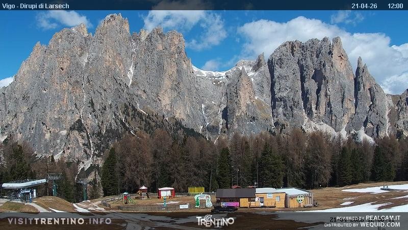 Archiv Foto Webcam Val di Fassa - Dirupi di Larséc