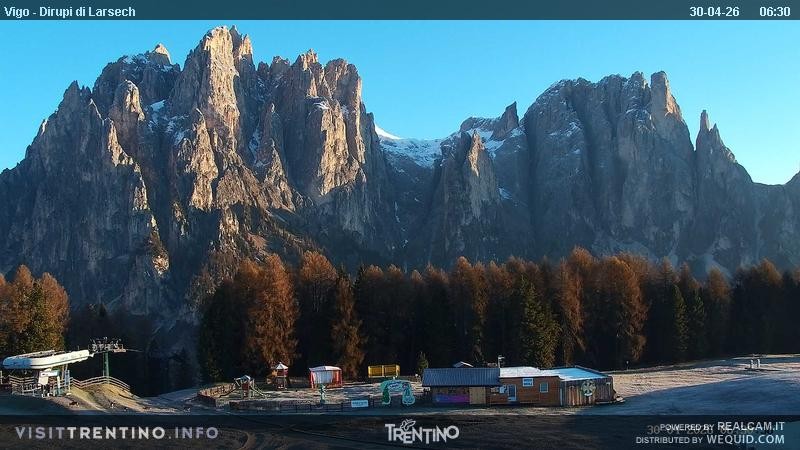 Archiv Foto Webcam Val di Fassa - Dirupi di Larséc