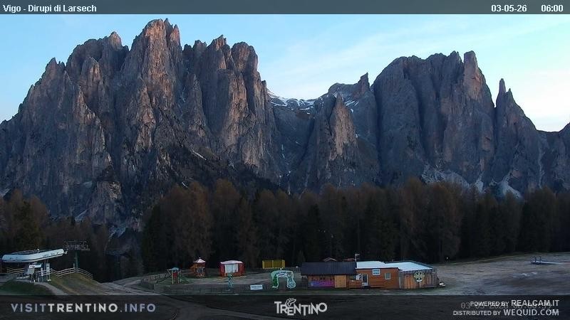 Archiv Foto Webcam Val di Fassa - Dirupi di Larséc