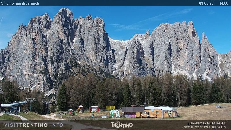 Archiv Foto Webcam Val di Fassa - Dirupi di Larséc