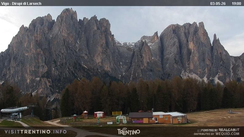 Archiv Foto Webcam Val di Fassa - Dirupi di Larséc