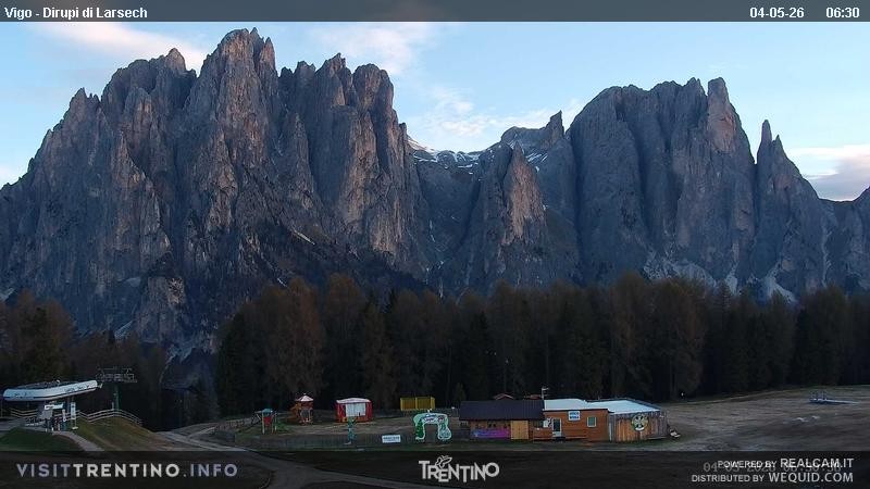 Archiv Foto Webcam Val di Fassa - Dirupi di Larséc