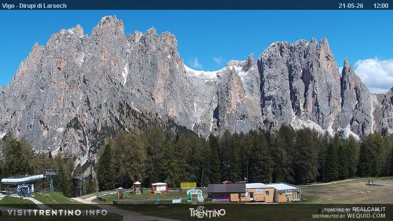 Archiv Foto Webcam Val di Fassa - Dirupi di Larséc