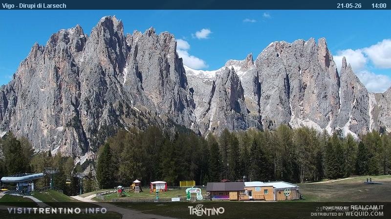 Archiv Foto Webcam Val di Fassa - Dirupi di Larséc