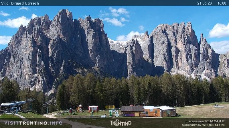 Archiv Foto Webcam Val di Fassa - Dirupi di Larséc