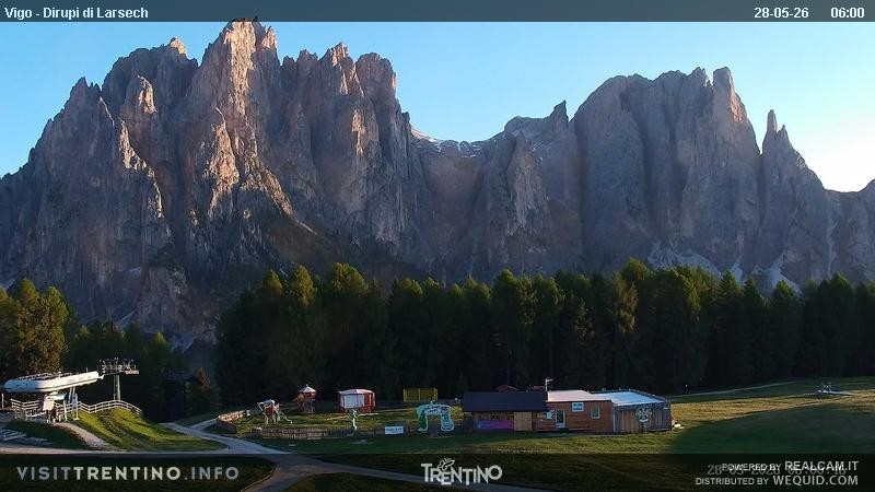 Archiv Foto Webcam Val di Fassa - Dirupi di Larséc
