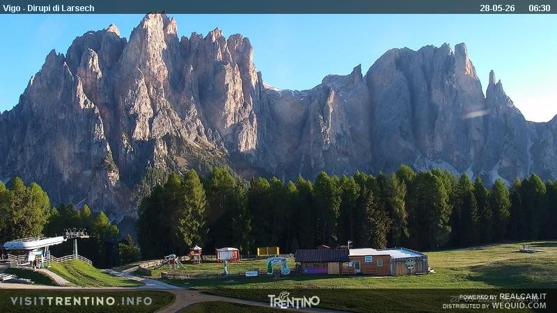 Archiv Foto Webcam Val di Fassa - Dirupi di Larséc