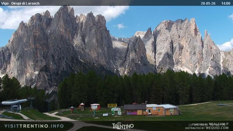 Archiv Foto Webcam Val di Fassa - Dirupi di Larséc