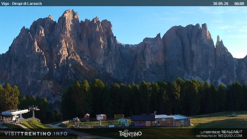 Archiv Foto Webcam Val di Fassa - Dirupi di Larséc