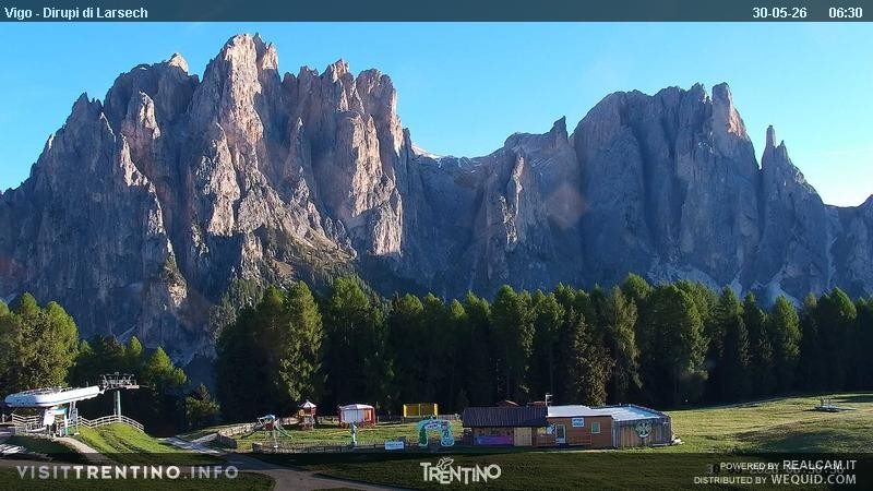 Archiv Foto Webcam Val di Fassa - Dirupi di Larséc