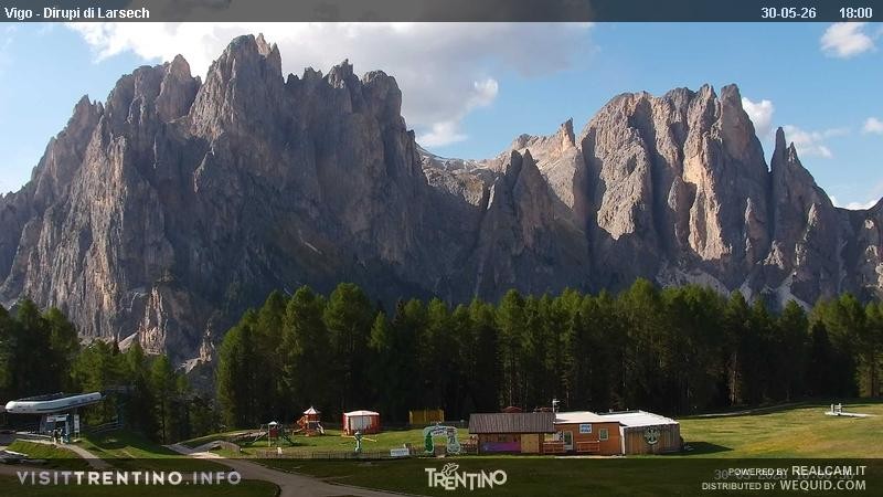 Archiv Foto Webcam Val di Fassa - Dirupi di Larséc