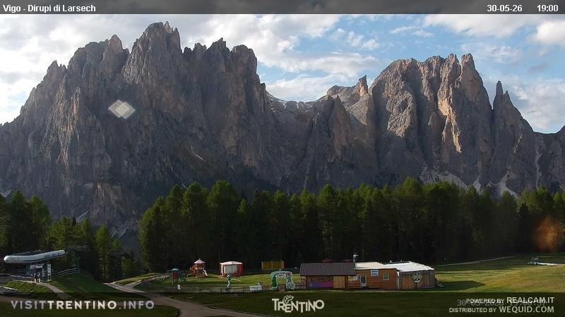 Archiv Foto Webcam Val di Fassa - Dirupi di Larséc
