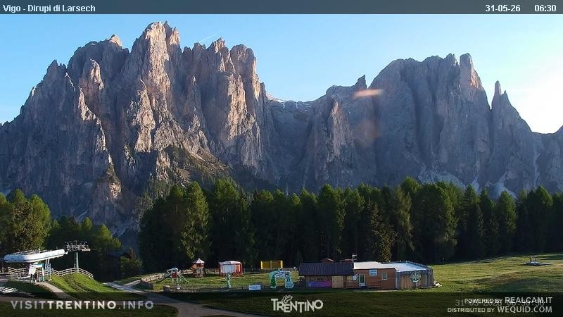 Archiv Foto Webcam Val di Fassa - Dirupi di Larséc