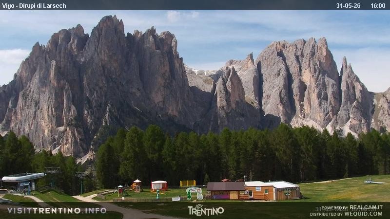 Archiv Foto Webcam Val di Fassa - Dirupi di Larséc