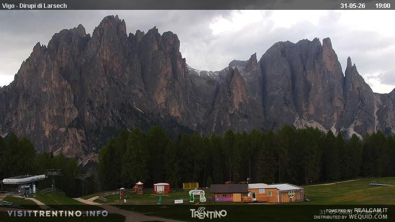 Archiv Foto Webcam Val di Fassa - Dirupi di Larséc