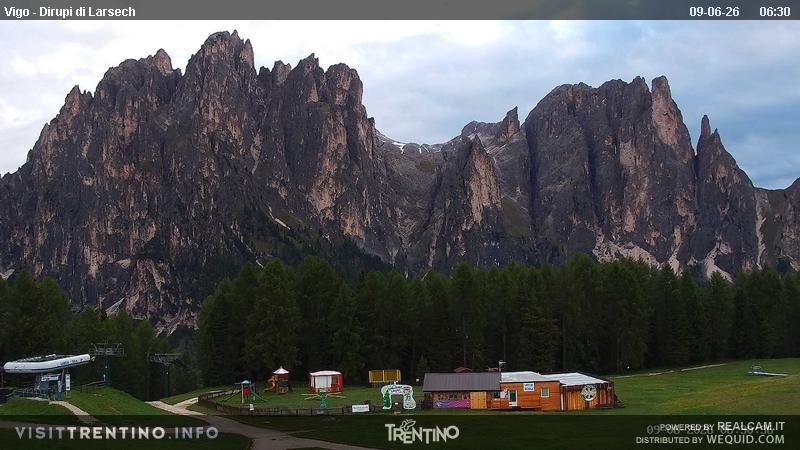 Archiv Foto Webcam Val di Fassa - Dirupi di Larséc