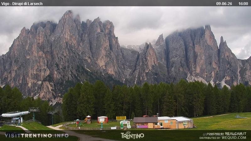 Archiv Foto Webcam Val di Fassa - Dirupi di Larséc