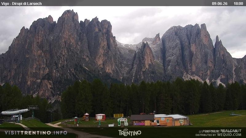 Archiv Foto Webcam Val di Fassa - Dirupi di Larséc