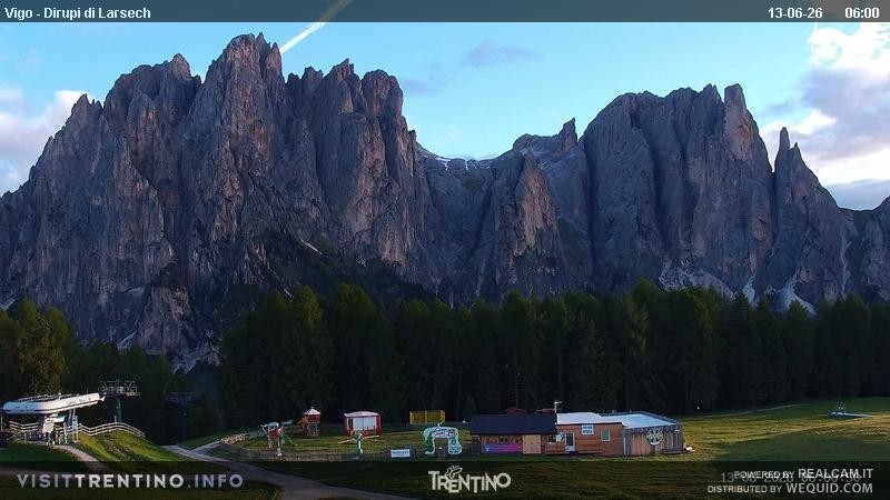 Archiv Foto Webcam Val di Fassa - Dirupi di Larséc