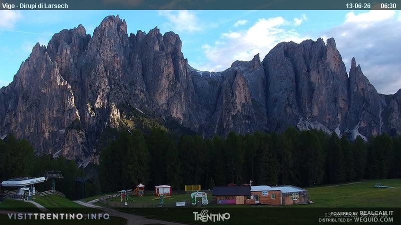 Archiv Foto Webcam Val di Fassa - Dirupi di Larséc