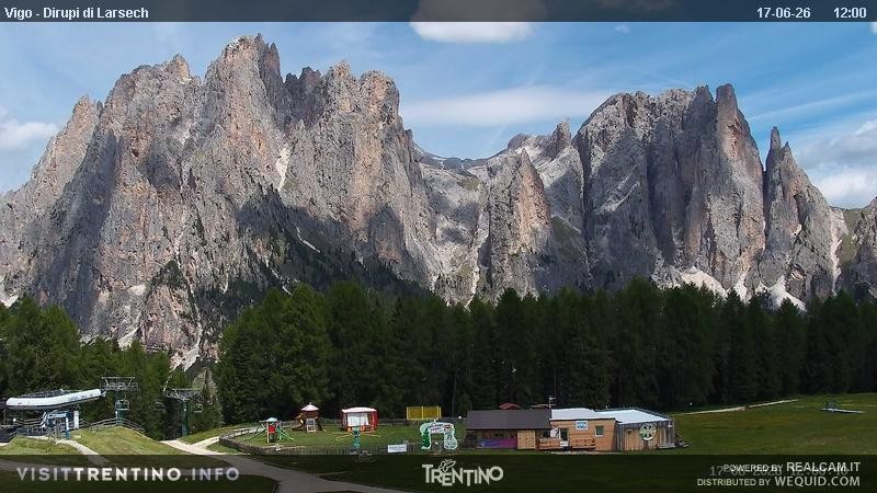 Archiv Foto Webcam Val di Fassa - Dirupi di Larséc