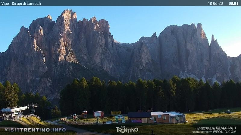 Archiv Foto Webcam Val di Fassa - Dirupi di Larséc