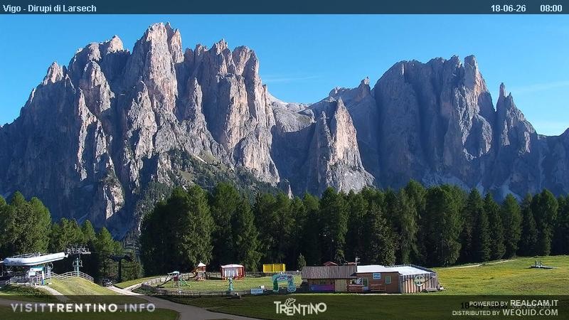 Archiv Foto Webcam Val di Fassa - Dirupi di Larséc