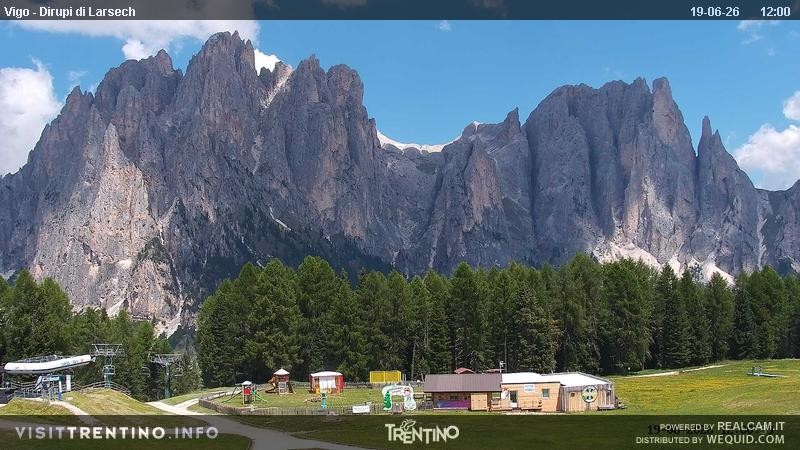 Archiv Foto Webcam Val di Fassa - Dirupi di Larséc
