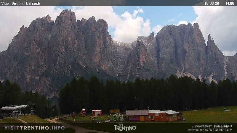 Archiv Foto Webcam Val di Fassa - Dirupi di Larséc