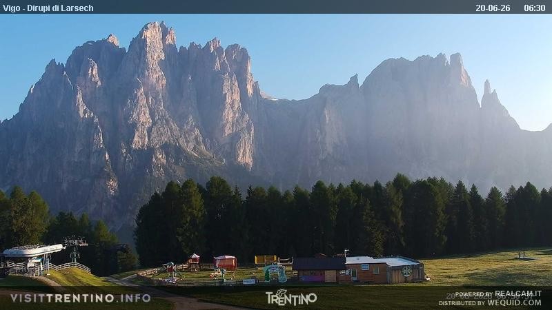 Archiv Foto Webcam Val di Fassa - Dirupi di Larséc