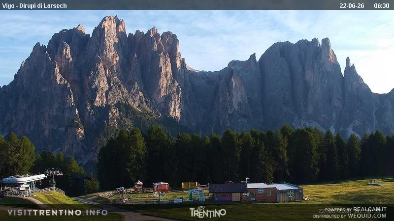 Archiv Foto Webcam Val di Fassa - Dirupi di Larséc