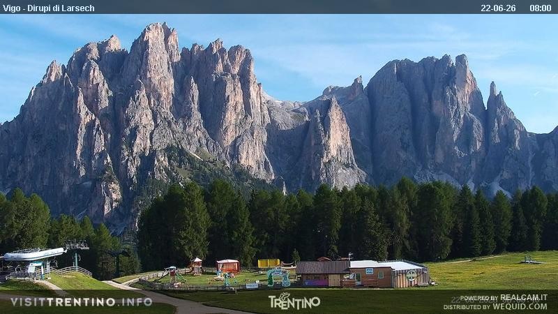 Archiv Foto Webcam Val di Fassa - Dirupi di Larséc