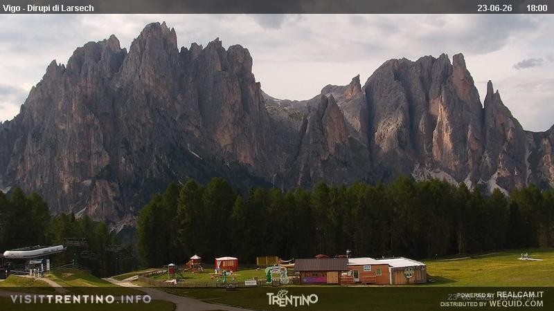 Archiv Foto Webcam Val di Fassa - Dirupi di Larséc