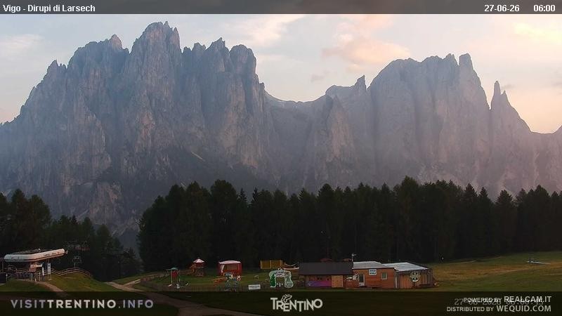 Archiv Foto Webcam Val di Fassa - Dirupi di Larséc