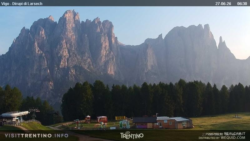 Archiv Foto Webcam Val di Fassa - Dirupi di Larséc