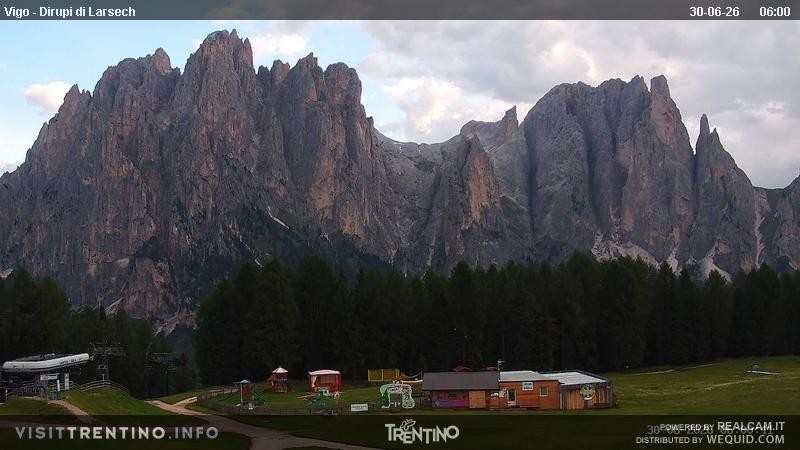 Archiv Foto Webcam Val di Fassa - Dirupi di Larséc