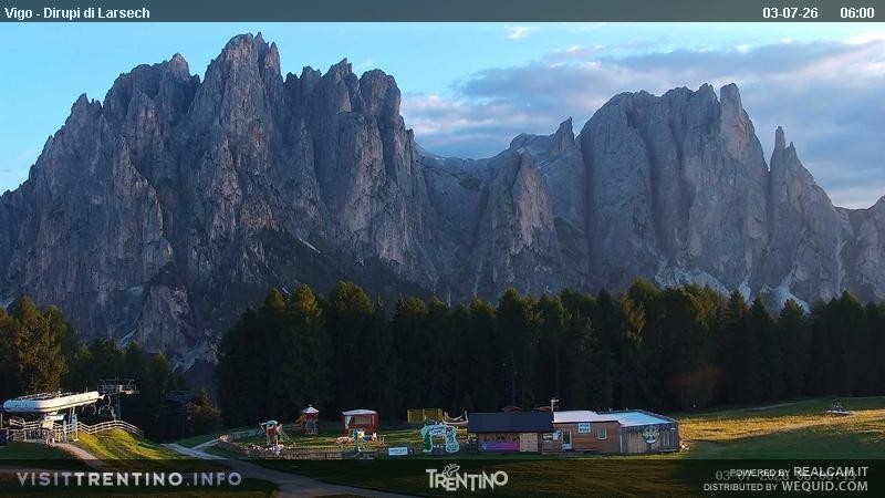 Archiv Foto Webcam Val di Fassa - Dirupi di Larséc